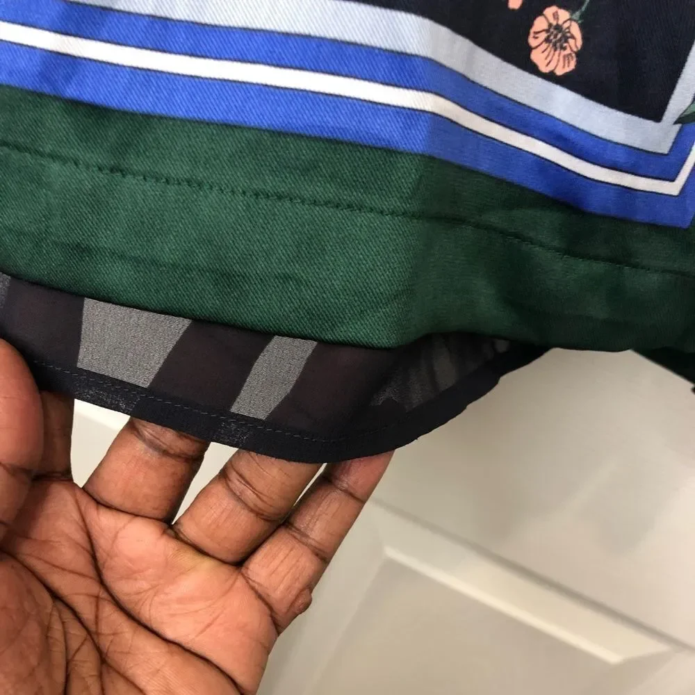 Ann Taylor Petite black floral design sleeveless top, size medium petite - Picture 11 of 11